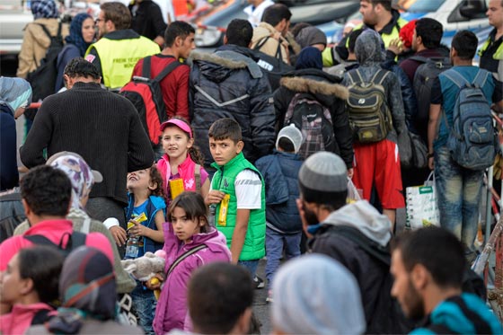 لماذا رحب الالمان باللاجئين واحتفوا بهم كل هذا الاحتفاء؟ صورة رقم 2