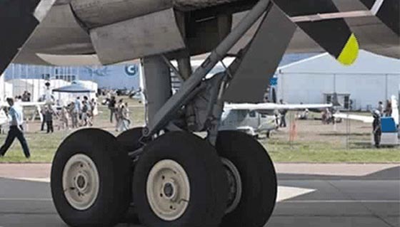 العثور على جثة رجل في تجويف اطارات طائرة شحن هولندية صورة رقم 2