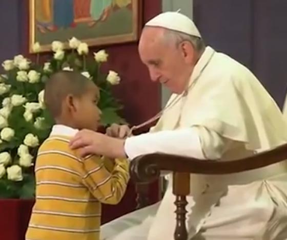 الحبرالاعظم يفاجئ العالم بلحظات مميزة.. اطلع على ابرزها صورة رقم 1