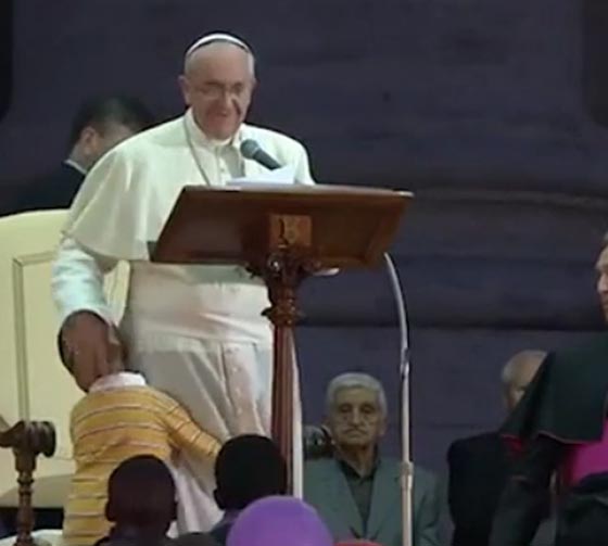 الحبرالاعظم يفاجئ العالم بلحظات مميزة.. اطلع على ابرزها صورة رقم 3