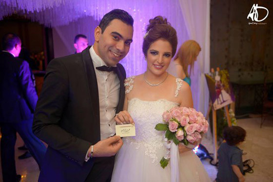 السيسي يفاجئ مواطنين في زفافهم ويرسل لهم برقيّات تهنئة مع باقة ورد صورة رقم 4