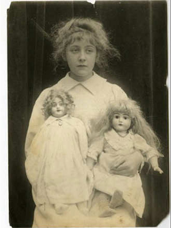 حفيد ملكة الجريمة ينشر يومياتها السرية بعدما أعجزت المحققين صورة رقم 1