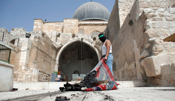 القرضاوي يدعو الى هبة كبرى دفاعا عن الاقصى وينفي تدهور صحته صورة رقم 6