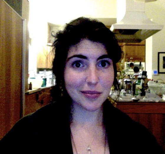 فنانة ترسم مرشح الرئاسة الامريكي دونالد ترامب بدم الحيض صورة رقم 4