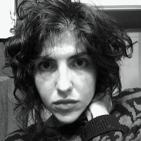 فنانة ترسم مرشح الرئاسة الامريكي دونالد ترامب بدم الحيض صورة رقم 5