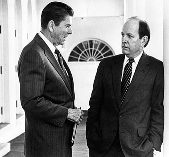 كيف اثر مايكل ديفر على الرئيس رونالد ريغان؟ صورة رقم 3