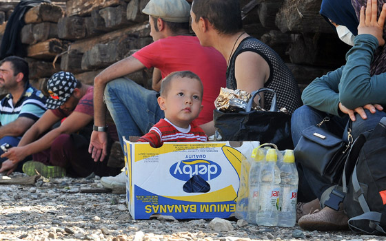 دخول 1300 مهاجر من كرواتيا الى صربيا بعد صدامات عنيفة صورة رقم 15