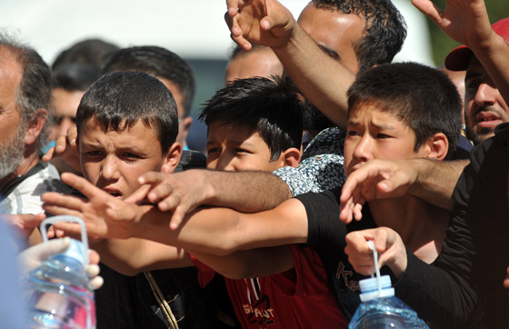 دخول 1300 مهاجر من كرواتيا الى صربيا بعد صدامات عنيفة صورة رقم 17