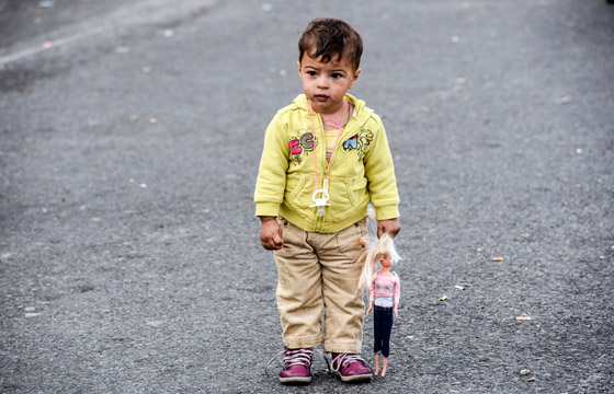 دخول 1300 مهاجر من كرواتيا الى صربيا بعد صدامات عنيفة صورة رقم 23