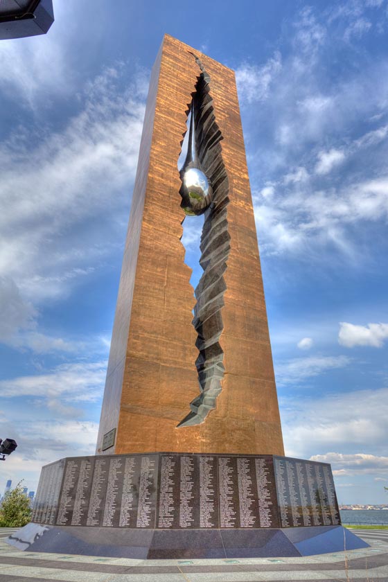 عالم النسيان يكتنف برج الدمعة بعد تخليده ضحايا 11 سبتمبر صورة رقم 3