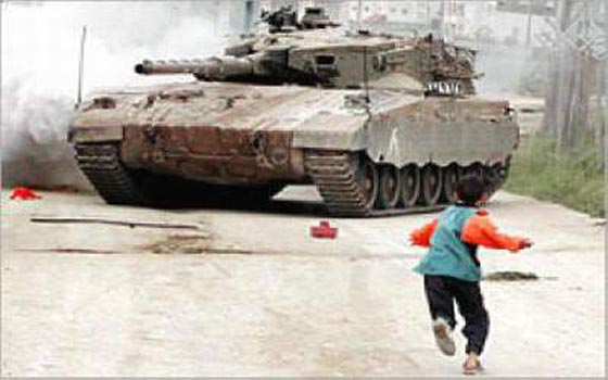 رماة الحجارة يقلقون راحة نتنياهو ويعكرون فرحه بالاعياد صورة رقم 10