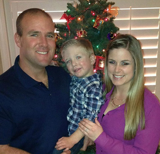 عريس يتحول الى بطل وينقذ احدى مدعواته من الموت صورة رقم 3