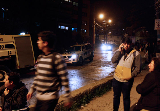 زلزال عنيف في تشيلي يصرع خمسة ويشرد مليونا، هل هو تحذير من تسونامي؟ صورة رقم 7 زلزال عنيف في تشيلي يصرع خمسة ويشرد مليونا، هل هو تحذير من تسونامي؟ صورة رقم 7