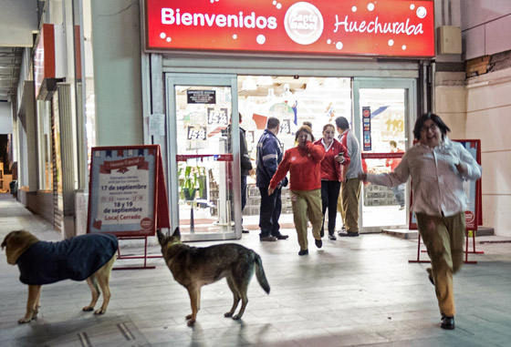 زلزال عنيف في تشيلي يصرع خمسة ويشرد مليونا، هل هو تحذير من تسونامي؟ صورة رقم 9 زلزال عنيف في تشيلي يصرع خمسة ويشرد مليونا، هل هو تحذير من تسونامي؟ صورة رقم 9