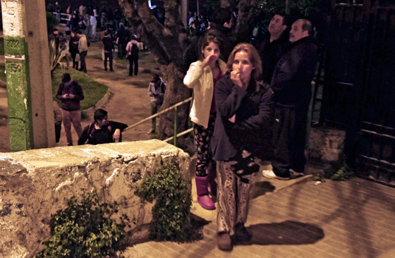 زلزال عنيف في تشيلي يصرع خمسة ويشرد مليونا، هل هو تحذير من تسونامي؟ صورة رقم 14 زلزال عنيف في تشيلي يصرع خمسة ويشرد مليونا، هل هو تحذير من تسونامي؟ صورة رقم 14