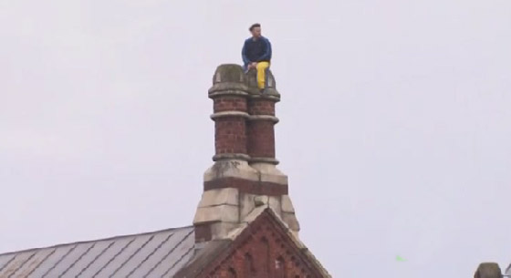 الرغبة في تحطيم الرقم القياسي تدفع سجينا لاعتلاء محبسه 40 يوما!! صورة رقم 2 الرغبة في تحطيم الرقم القياسي تدفع سجينا لاعتلاء محبسه 40 يوما!! صورة رقم 2