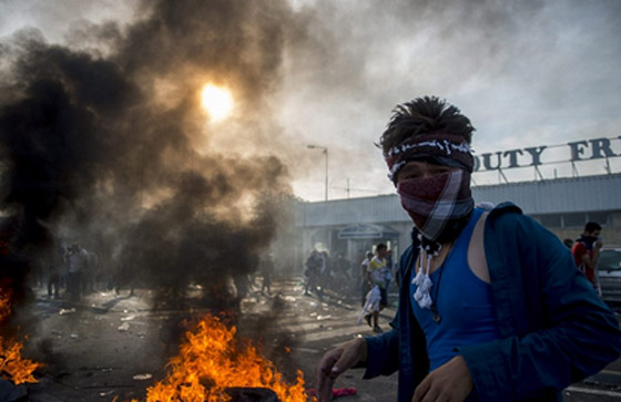 دخول 1300 مهاجر من كرواتيا الى صربيا بعد صدامات عنيفة صورة رقم 8