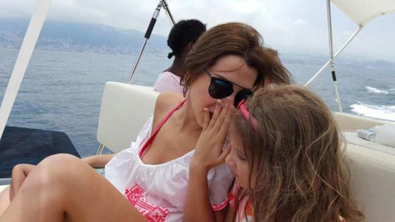 صور نانسي عجرم مع زوجها وابنتيها ايلا وميلا بدون فوتوشوب صورة رقم 11