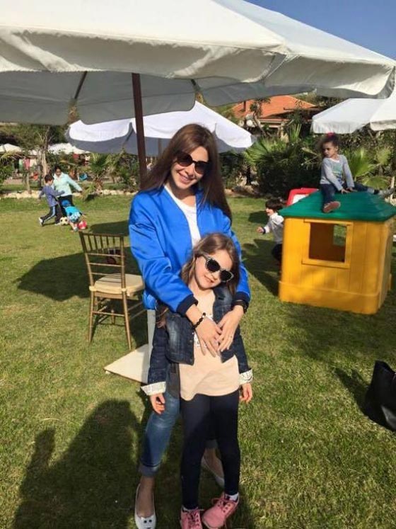 صور نانسي عجرم مع زوجها وابنتيها ايلا وميلا بدون فوتوشوب صورة رقم 34