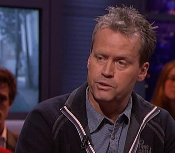  جواز سفر سوري يحمل صورة الرئيس الهولندي بـ 800 دولار صورة رقم 2