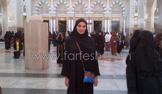 صور الفنانين والفنانات يتوجهون الى السعودية من اجل العمرة والحج صورة رقم 3