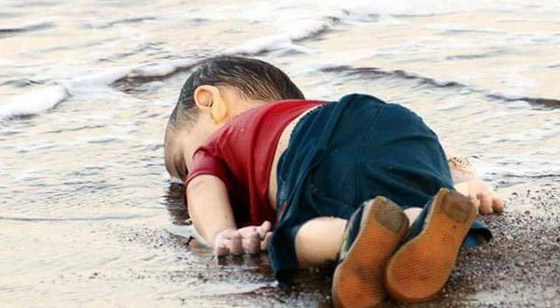  عائلة عراقية فقدت طفليها في مركب الموت: والد آلان هو المهرب وقائد المركب صورة رقم 1