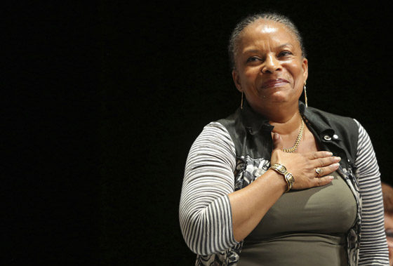 تغريم مجلة فرنسية شبّهت وزيرة العدل سوداء البشرة بالقرد صورة رقم 2 تغريم مجلة فرنسية شبّهت وزيرة العدل سوداء البشرة بالقرد صورة رقم 2