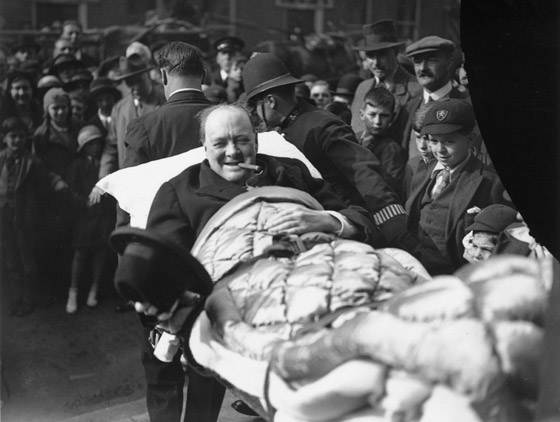 عائلة تشرشل تكتشف انه خلف لها ميراثا طائلا.. بعد ان مات مديونا!! صورة رقم 2 عائلة تشرشل تكتشف انه خلف لها ميراثا طائلا.. بعد ان مات مديونا!! صورة رقم 2