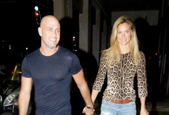 السلطات الاسرائيلية تراجعت عن اغلاق المجال الجوي فوق منزل عارضة ازياء يوم زفافها صورة رقم 7 السلطات الاسرائيلية تراجعت عن اغلاق المجال الجوي فوق منزل عارضة ازياء يوم زفافها صورة رقم 7