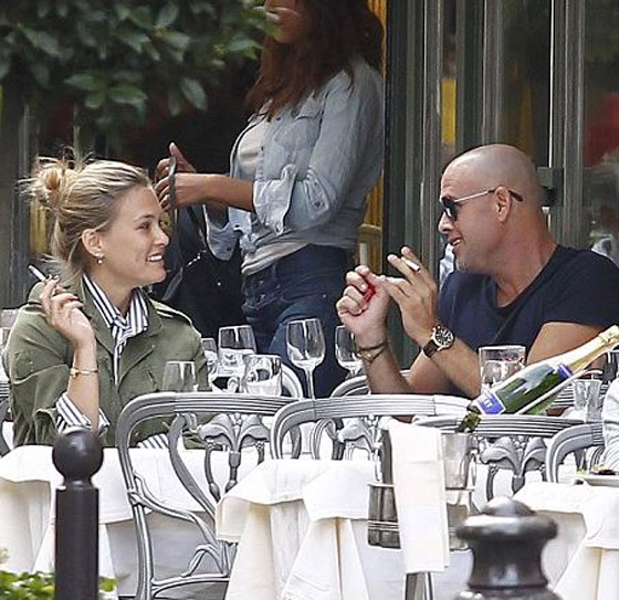 السلطات الاسرائيلية تراجعت عن اغلاق المجال الجوي فوق منزل عارضة ازياء يوم زفافها صورة رقم 8 السلطات الاسرائيلية تراجعت عن اغلاق المجال الجوي فوق منزل عارضة ازياء يوم زفافها صورة رقم 8