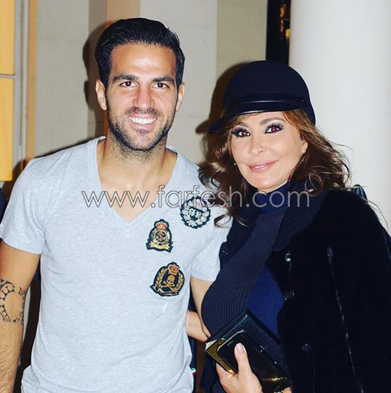 اليسا في سهرة ممتعة وعشاء مع اللاعب فابريجاس وزوجته اللبنانية صورة رقم 1