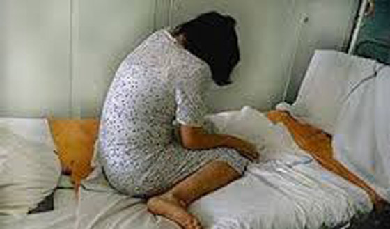 قضيحة مدوية.. ممرضة مصرية تمارس الفجور داخل المستشفى صورة رقم 1