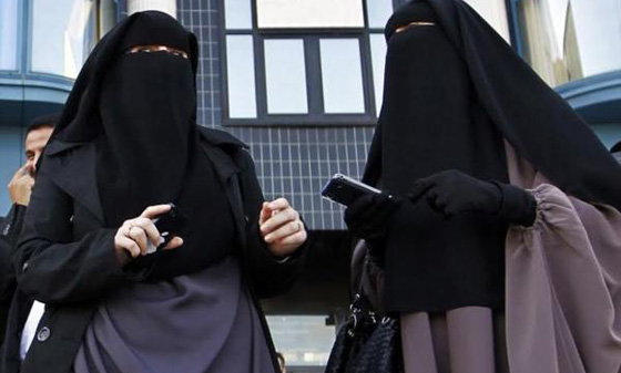 مُدرّسة تونسية مهددة بالطرد من عملها.. بسبب نقابها صورة رقم 4