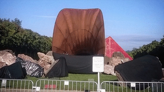 باريس: تغطية عبارت معادية للسامية على عمل فني.. بالذهب  صورة رقم 4