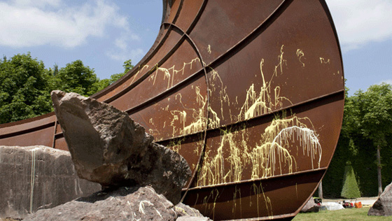 باريس: تغطية عبارت معادية للسامية على عمل فني.. بالذهب  صورة رقم 9