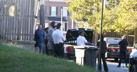 فيديو مؤلم.. الشرطة الامريكية تمطر مقعدا بالرصاص لهذا السبب الغريب صورة رقم 6 فيديو مؤلم.. الشرطة الامريكية تمطر مقعدا بالرصاص لهذا السبب الغريب صورة رقم 6