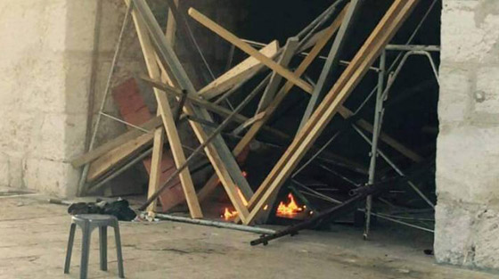 الشرطة الاسرائيلية تقتحم الاقصى صباحا ومواجهات عنيفة تنذر بالاسوأ صورة رقم 6