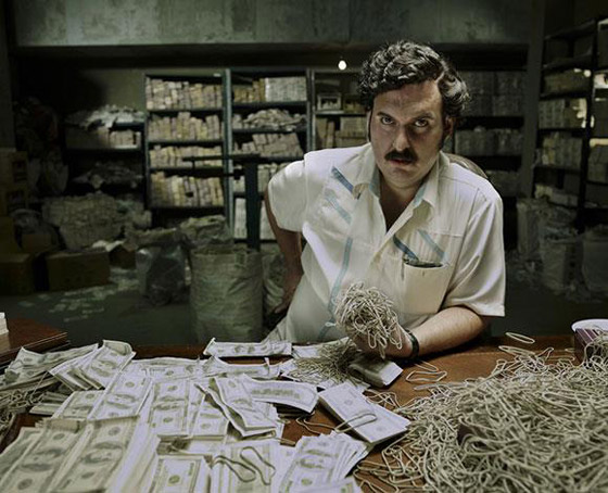  ملياردير تجارة المخدرات يحرق مليوني دولار لتدفئة ابنته من البرد صورة رقم 1