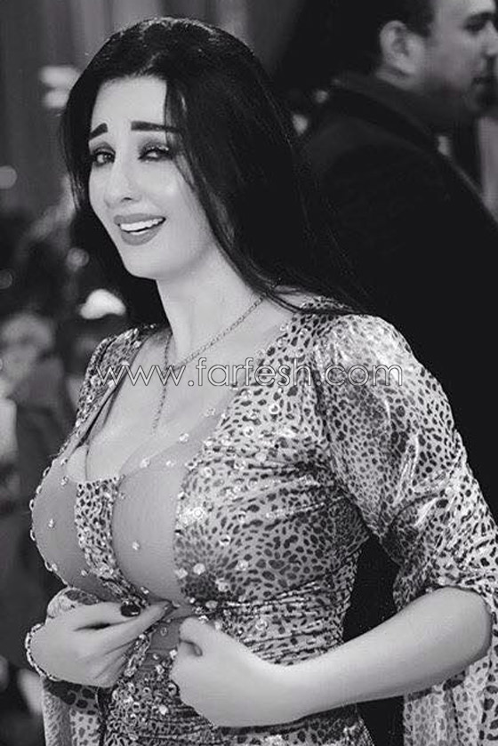 براءة الراقصة صافيناز من تهمة اهانة العلم المصري والاكتفاء بتغريمها 30 الف جنيه صورة رقم 11