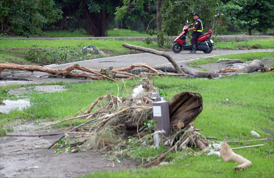 قتيلان و300 جريح حصيلة اعصار دوجوان العنيف في تايوان صورة رقم 7