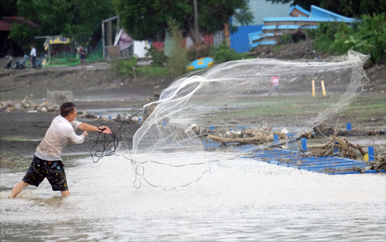 قتيلان و300 جريح حصيلة اعصار دوجوان العنيف في تايوان صورة رقم 4