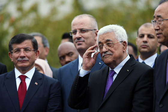 فلسطين ترفع علمها في الامم المتحدة لاول مرة.. وعباس يقول لاسرائيل لا صورة رقم 2