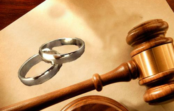 سعودية تطلب الطلاق بسبب سخرية صديقاتها من قصر قامة زوجها صورة رقم 1 سعودية تطلب الطلاق بسبب سخرية صديقاتها من قصر قامة زوجها صورة رقم 1