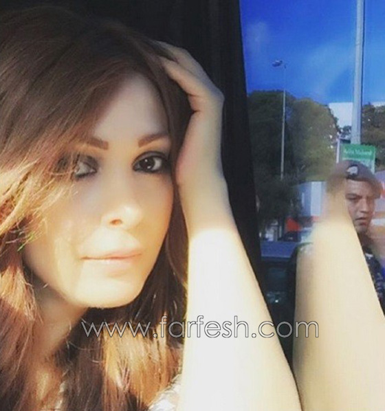 تحرير مخالفة لامل حجازي بسبب صورة سيلفي اثناء القيادة صورة رقم 2