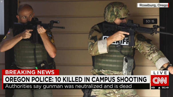 شاب امريكي يهاجم جامعة بولاية اريغون بالسلاح ويقتل 10 اشخاص صورة رقم 7