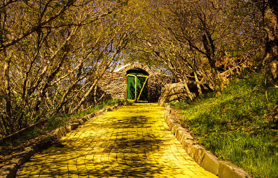 صور اجمل حديقة ملاهي مهجورة في العالم تسكنها الاشباح ويملأها الرعب صورة رقم 12