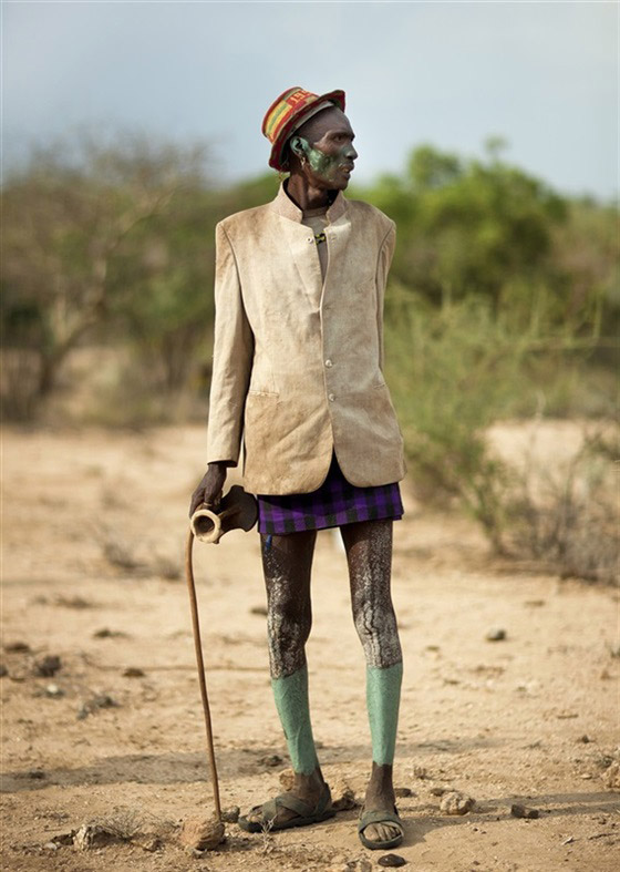 كيف اثرت المنتجات الصينية على الزي التقليدي لقبائل افريقيا؟ صورة رقم 9 كيف اثرت المنتجات الصينية على الزي التقليدي لقبائل افريقيا؟ صورة رقم 9