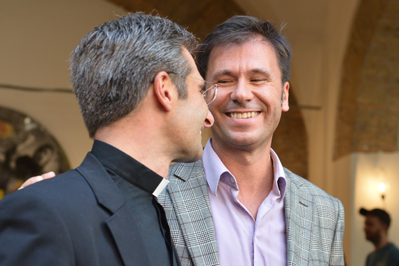 اعلان كاهن بولندي عن هويته المثلية يثير غضب الفاتيكان صورة رقم 4