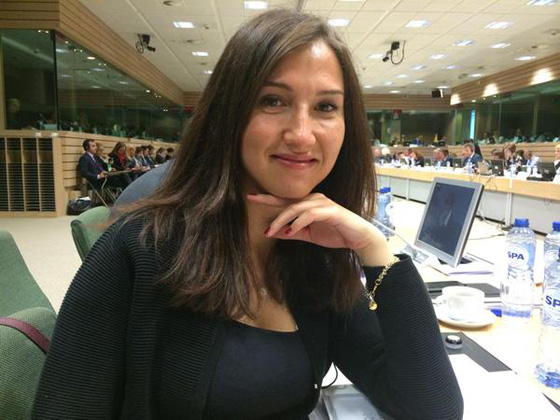 عايدة.. لاجئة بوسنية أصبحت أصغر وزيرة في تاريخ السويد صورة رقم 11