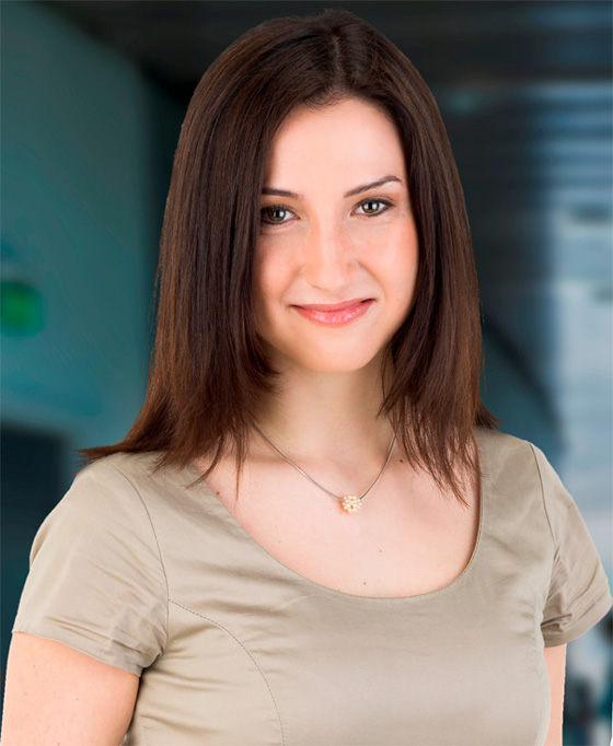 عايدة.. لاجئة بوسنية أصبحت أصغر وزيرة في تاريخ السويد صورة رقم 13